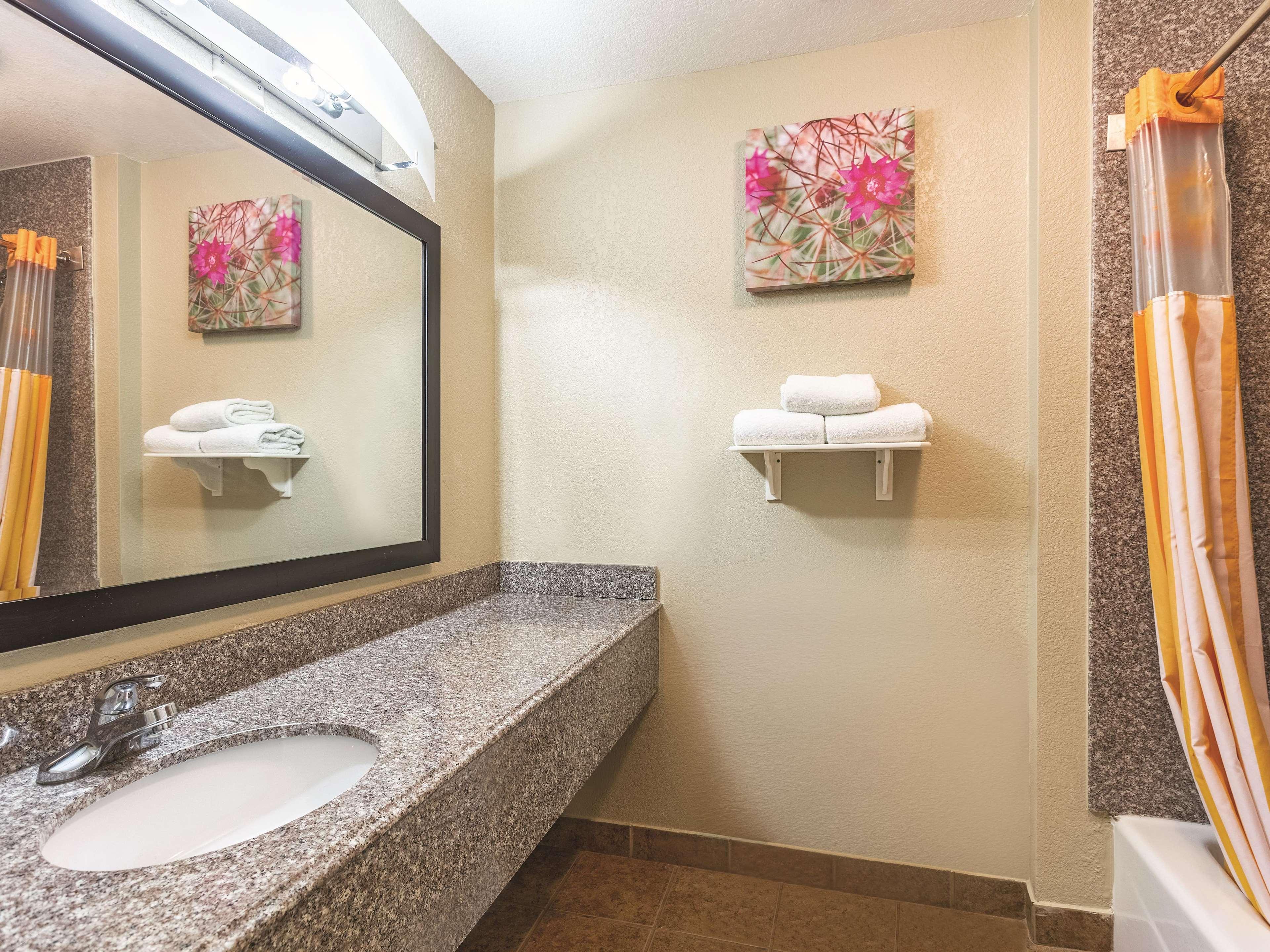 La Quinta By Wyndham Deming Otel Dış mekan fotoğraf